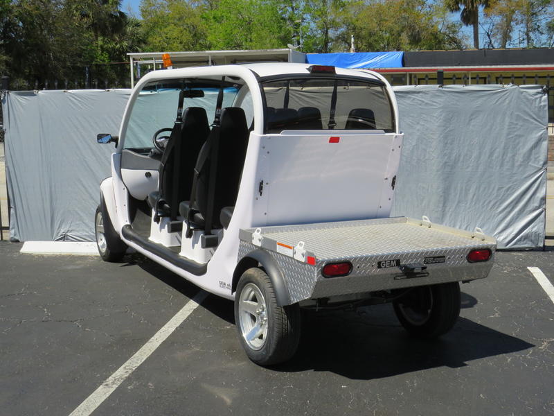 Pre-Owned 2015 GEM E6 Lithium Golf Cart - 6-Passenger Electric - Image 4