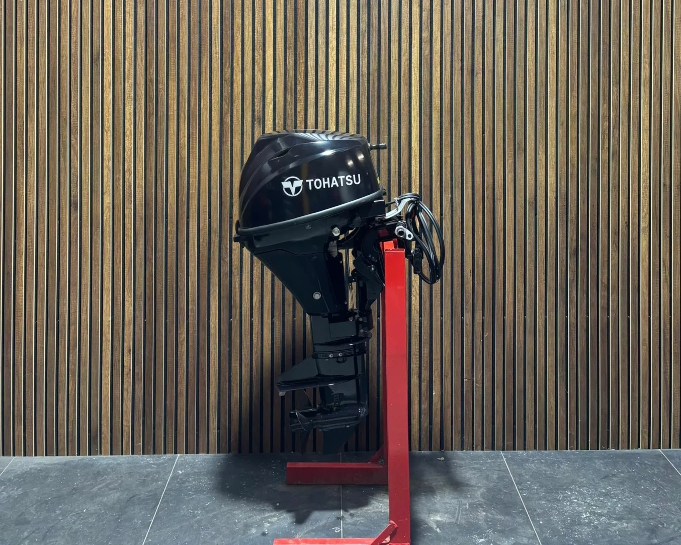 Tohatsu Outboard Engine Nearly New 4 Stroke Motor for Sale